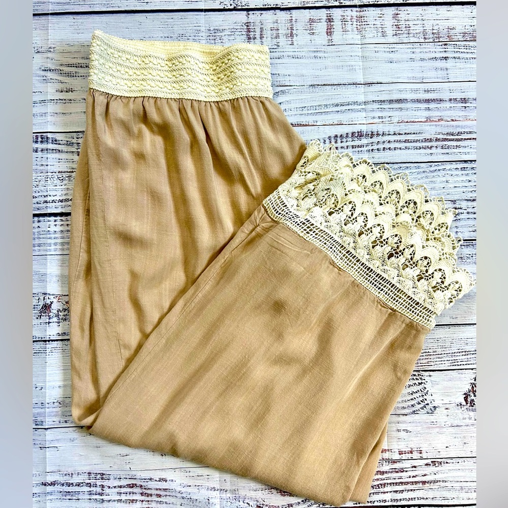 Retro Threads Wide‎ Leg Beige Lace Trim Pants